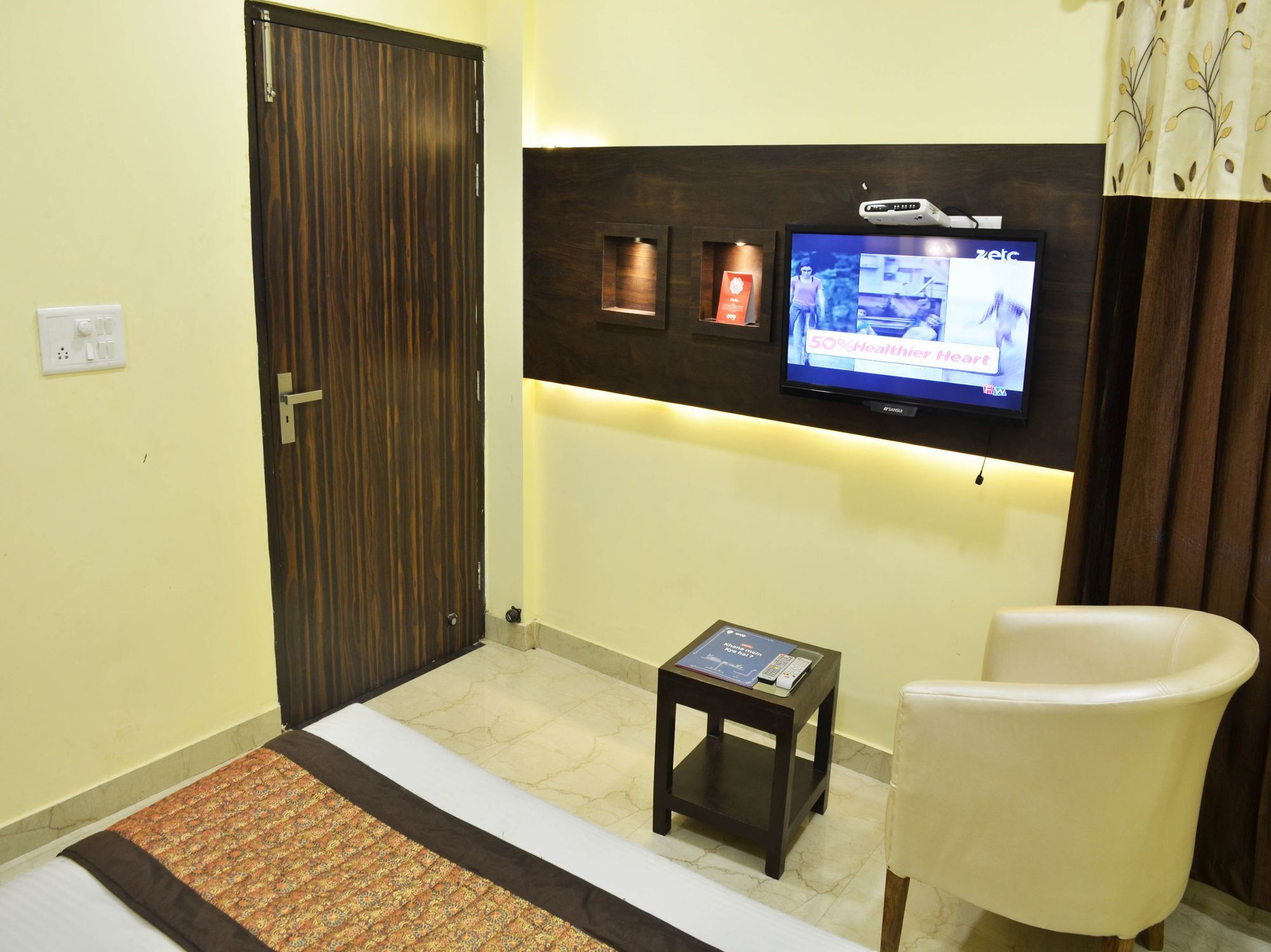 Oyo 7447 Grand Park Hotel Amritsar Buitenkant foto