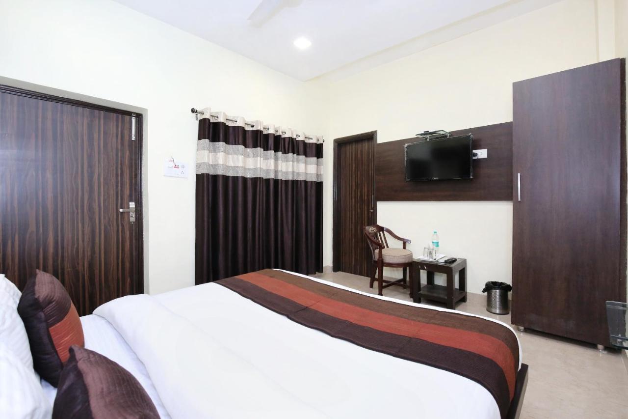 Oyo 7447 Grand Park Hotel Amritsar Buitenkant foto