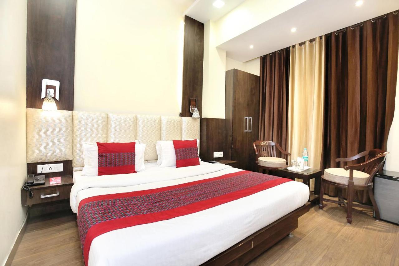 Oyo 7447 Grand Park Hotel Amritsar Buitenkant foto