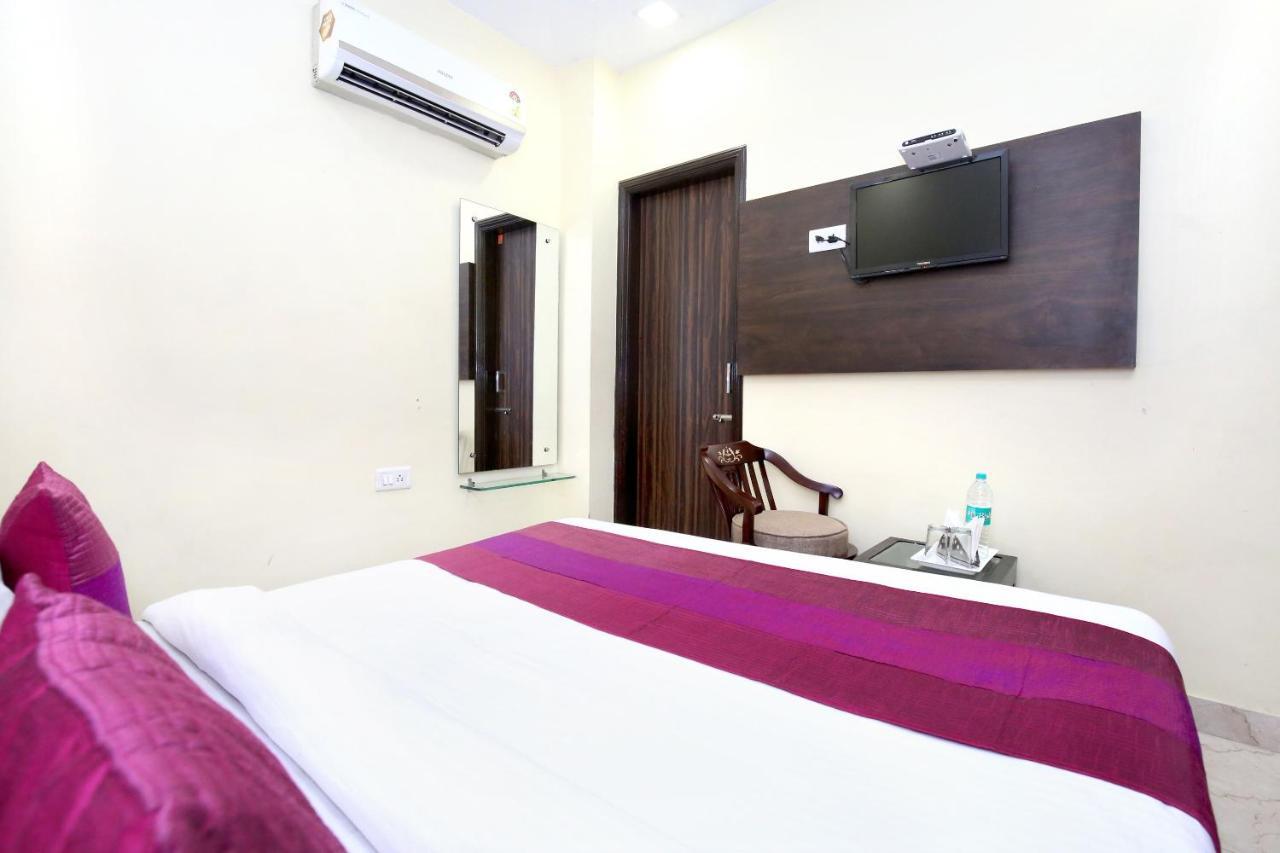 Oyo 7447 Grand Park Hotel Amritsar Buitenkant foto
