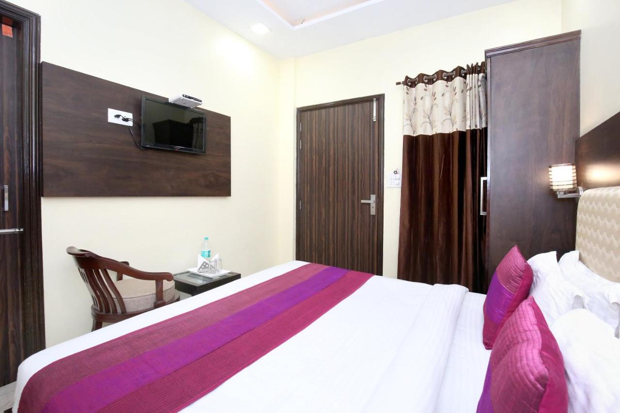 Oyo 7447 Grand Park Hotel Amritsar Buitenkant foto