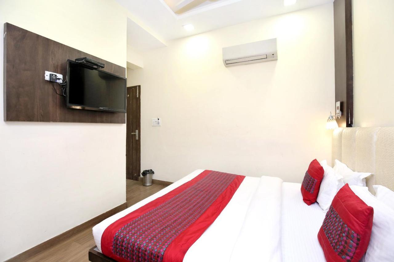 Oyo 7447 Grand Park Hotel Amritsar Buitenkant foto