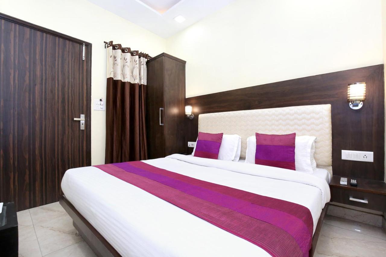Oyo 7447 Grand Park Hotel Amritsar Buitenkant foto
